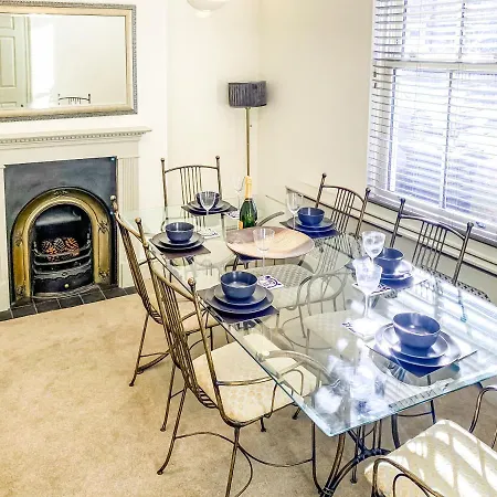 Pensionat The Vines - Stunning Period - Free Parking -