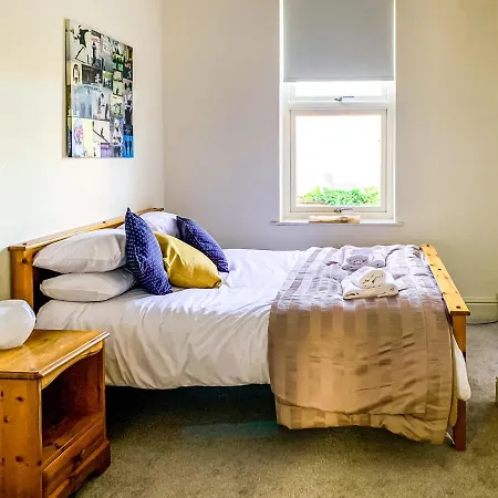 The Vines - Stunning Period Home With Free Parking