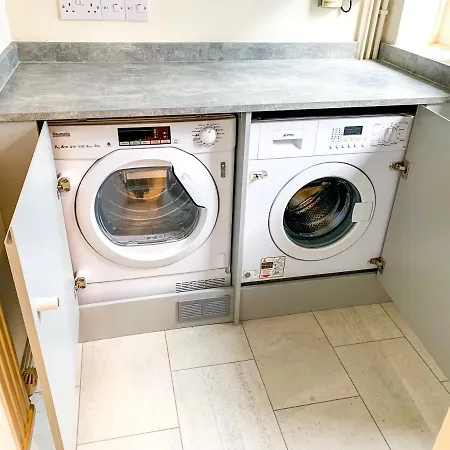 The Vines - Stunning Period - Free Parking -