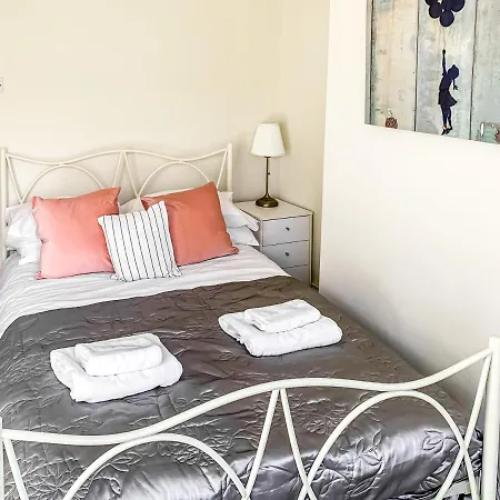 The Vines - Stunning Period Home With Free Parking *