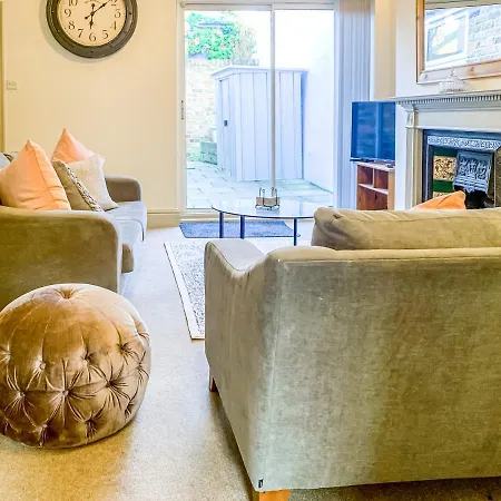 The Vines - Stunning Period Home With Free Parking *
