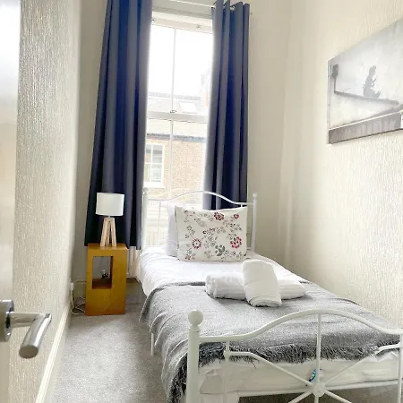 The Vines - Stunning Period - Free Parking -