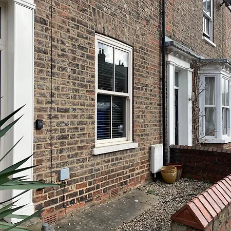 The Vines - Stunning Period Home With Free Parking *