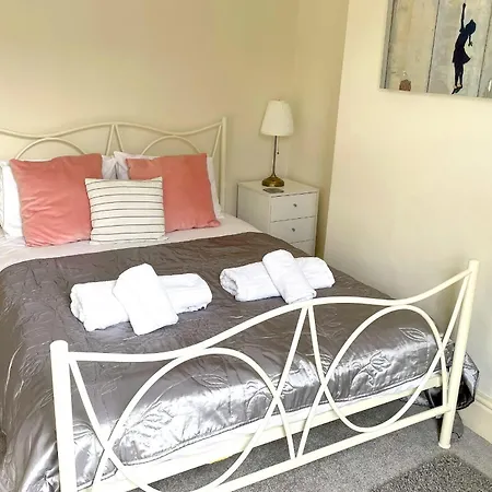 Casa de Férias The Vines - Stunning Period Home With Free Parking *