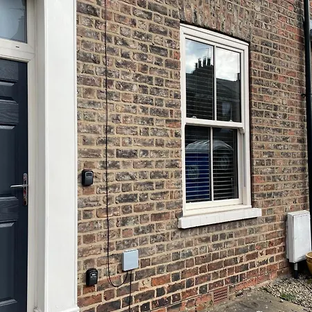 The Vines - Stunning Period Home With Free Parking *
