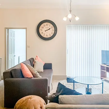 Casa de Férias The Vines - Stunning Period Home With Free Parking *