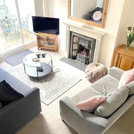 Casa de Férias The Vines - Stunning Period Home With Free Parking