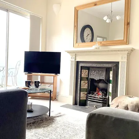 Casa de Férias The Vines - Stunning Period Home With Free Parking *