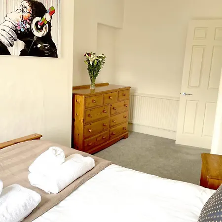 The Vines - Stunning Period Home With Free Parking *