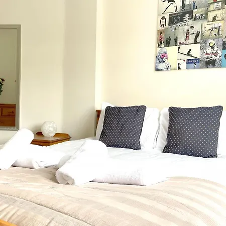 Casa de Férias The Vines - Stunning Period Home With Free Parking *