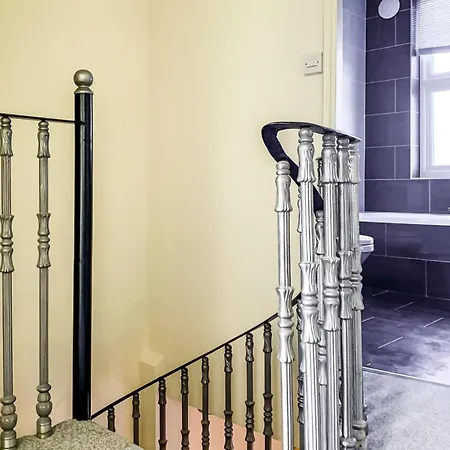 The Vines - Stunning Period Home With Free Parking Casa de Férias *