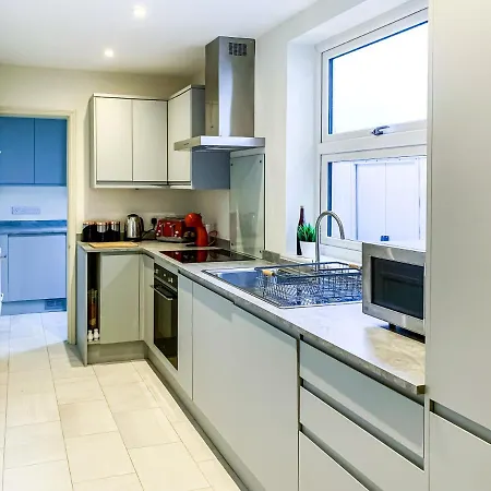 招待所 The Vines - Stunning Period - Free Parking - 4*