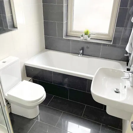 招待所 The Vines - Stunning Period - Free Parking - 4*