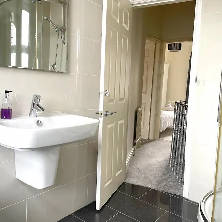 The Vines - Stunning Period - Free Parking - 4*