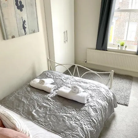 The Vines - Stunning Period - Free Parking -